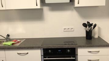 Apartment, Balkon, Gartenblick | Eigene Küche