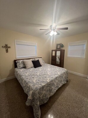 3 bedrooms, free WiFi - Heated Pool Home In North Beach Of Nsb Walk To Flagler And Beach 3 Bedroom Home (New Smyrna Beach)