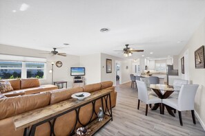 House, 2 Bedrooms | Interior - Ga1975 2 Bedroom Home (Englewood)