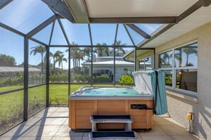 Huis, 2 slaapkamers | Indoor spabad