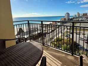 Property grounds - Sunset Studio with Gulf & Pier View w/ Free round of Golf & Activities Daily! (Panama City Beach)