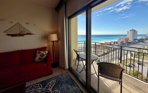 TV - Sunset Studio with Gulf & Pier View w/ Free round of Golf & Activities Daily! (Panama City Beach)