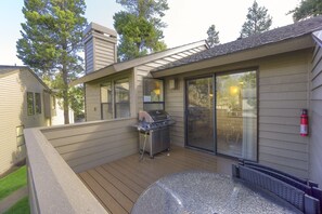 Condo, 3 quartos | Terraço/pátio