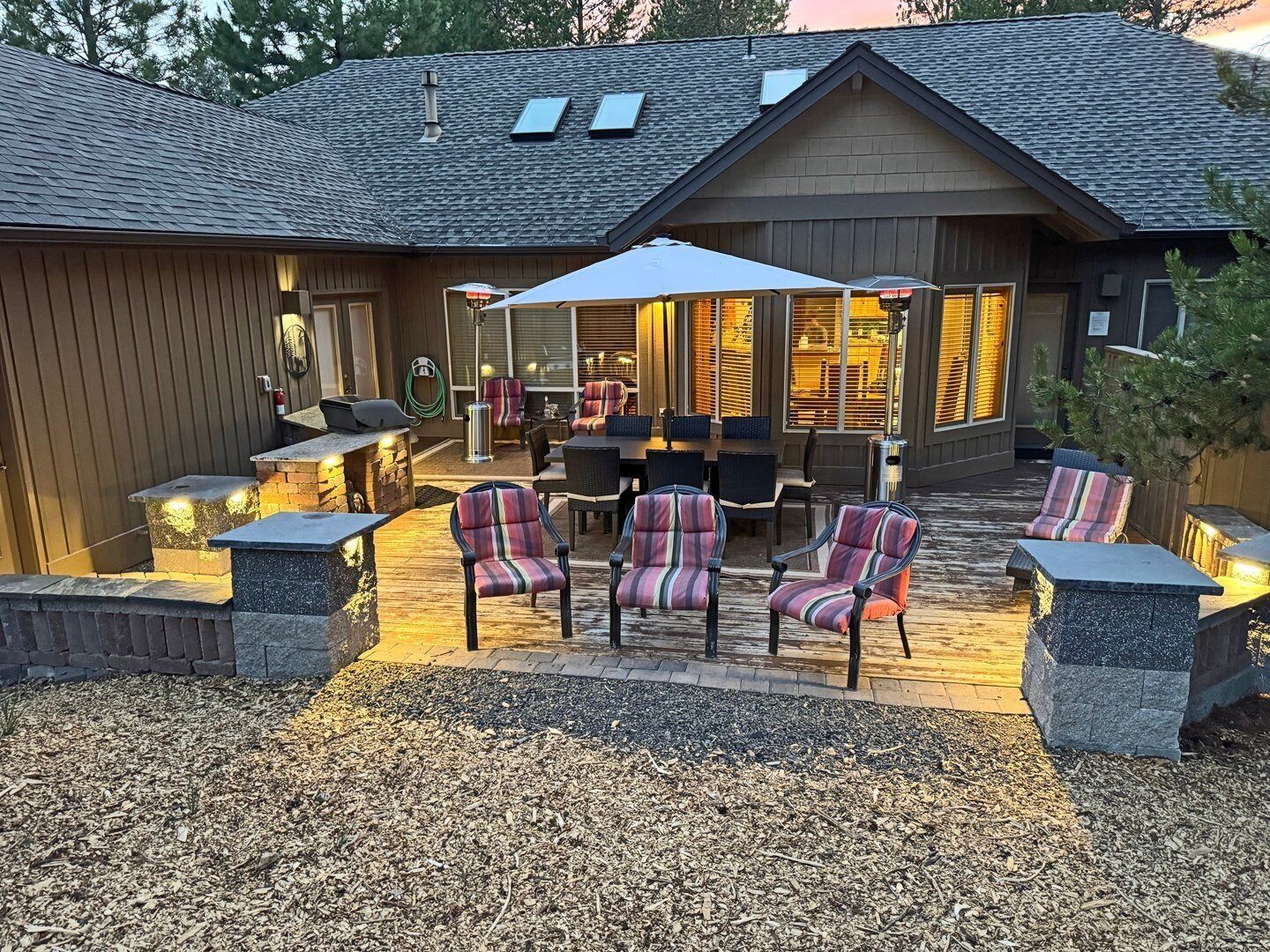 House, 5 Bedrooms | Outdoor dining