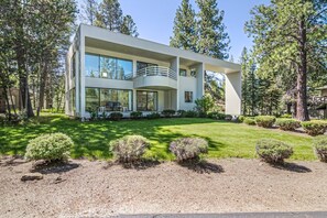 House, 3 Bedrooms | Exterior - Irish Mountain 4 3 Bedroom Home (Bend)