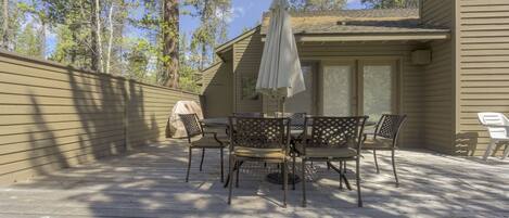 House, 3 Bedrooms | Outdoor dining