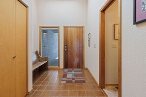 House, 3 Bedrooms | Interior - Goldfinch 18 3 Bedroom Home (Bend)