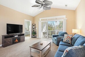 TV, fireplace - Wedgewood #234- End Corner Unit with Golf Course Views! (North Myrtle Beach)