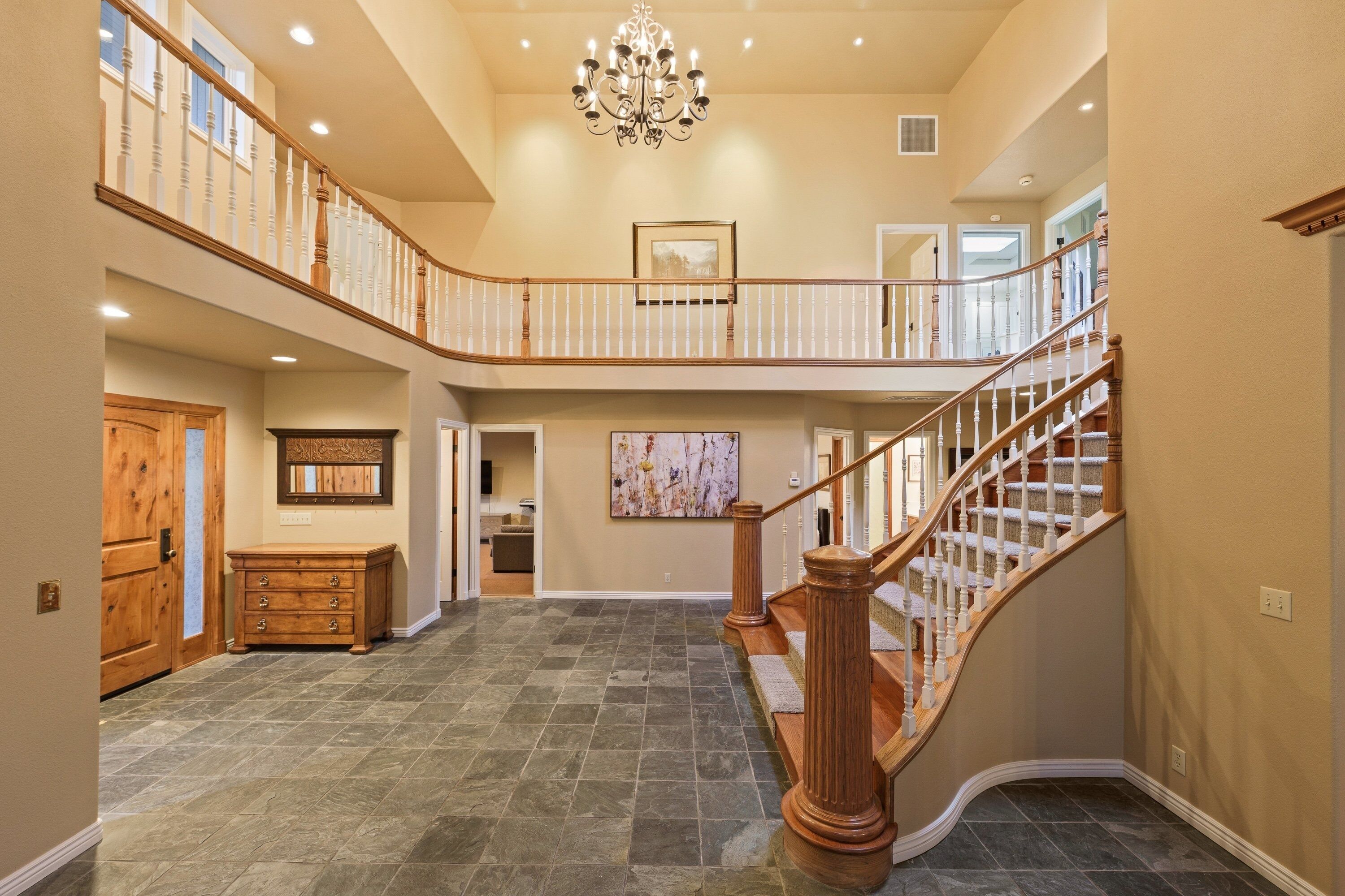 House, 5 Bedrooms | Interior