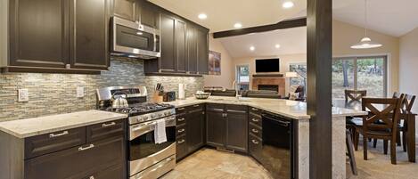 Rumah, 3 kamar tidur | Dapur pribadi | Lemari es, oven, dan mesin pembuat kopi/teh