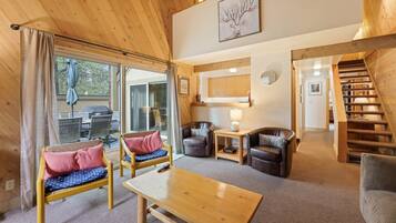 Condo, 2 Bedrooms | Interior