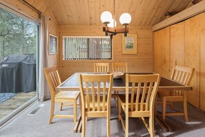Condo, 2 Bedrooms | Dining - Pole House 99 2 Bedroom Condo (Bend)