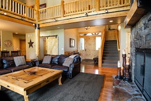House, 5 Bedrooms | Living area - Vista 14 5 Bedroom Home (Bend)