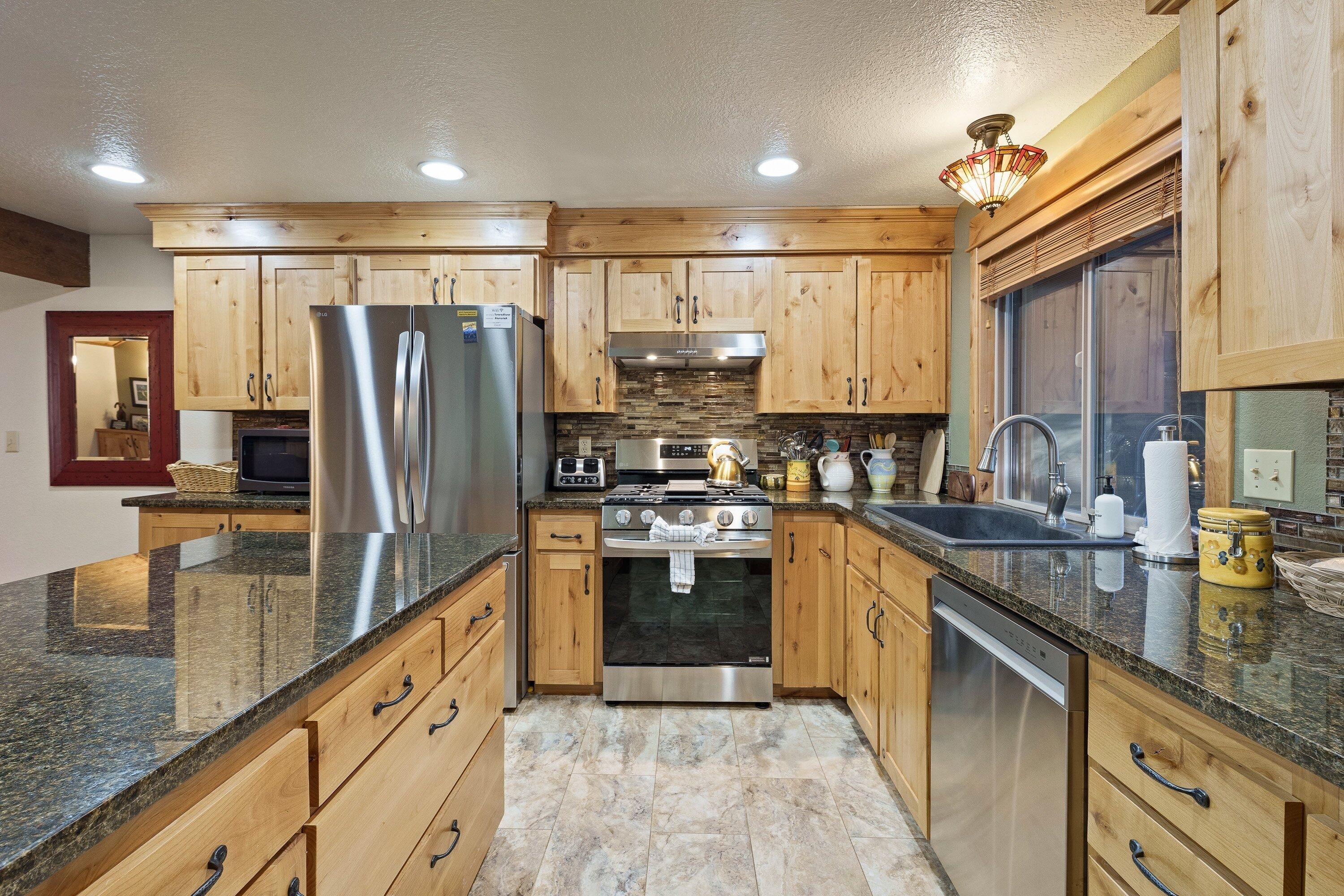 House, 3 Bedrooms | Private kitchen | Fridge, oven