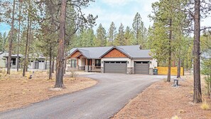 House, 4 Bedrooms | Exterior - 56593 Celestial Dr 4 Bedroom Home (Bend)