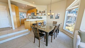 Condo, 1 Bedroom | Dining - Mt Bachelor Village 328 A 1 Bedroom Condo (Bend)