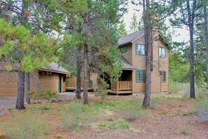 Exterior - Mt Adams 6 2 Bedroom Home (Bend)