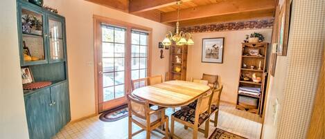 House, 2 Bedrooms | Dining