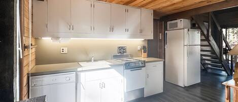 Cabin, 1 phòng ngủ | Bếp riêng | Tủ lạnh, lò nướng, dụng cụ pha cà phê/trà