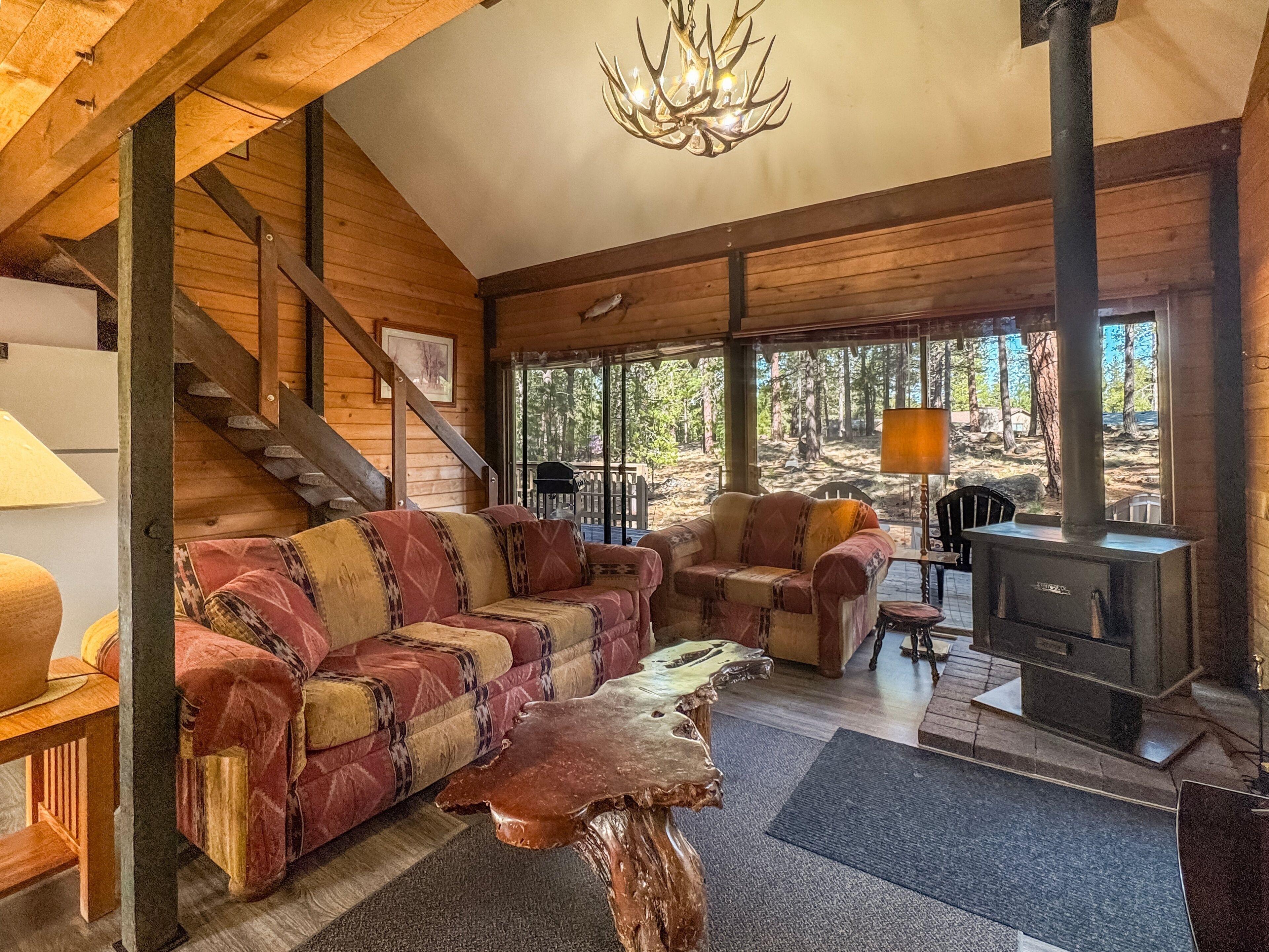 Cabin, 1 Bedroom | Living area