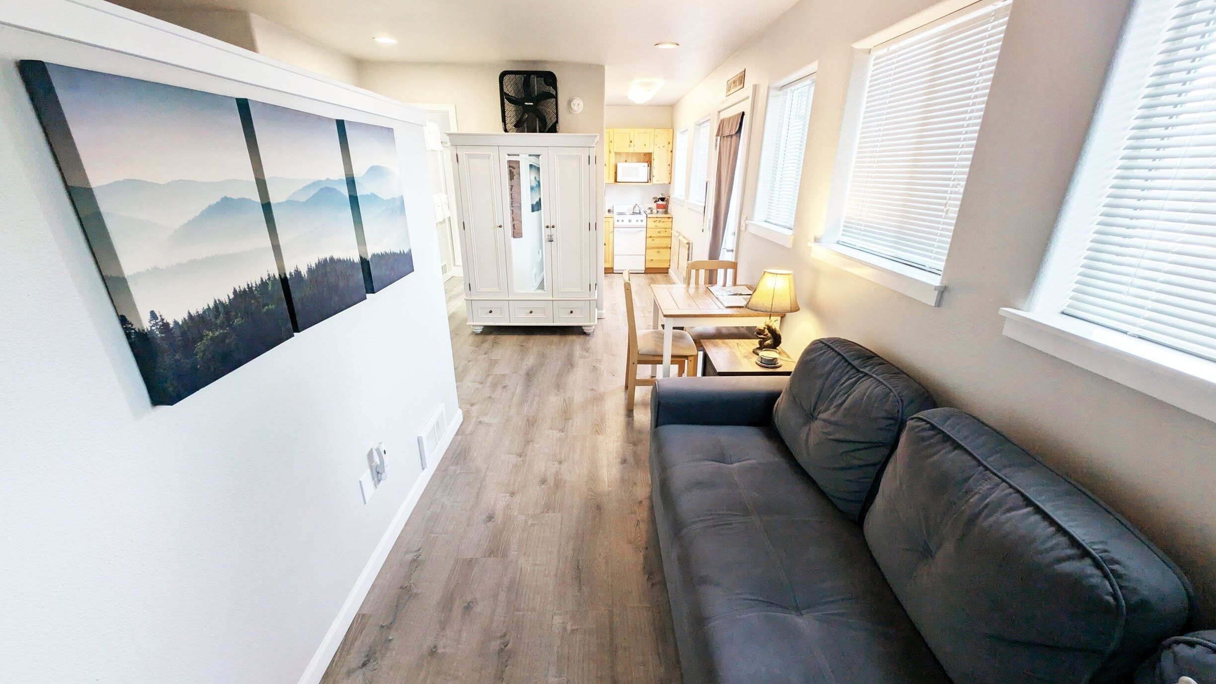 Condo, 1 phòng ngủ | Khu phòng khách