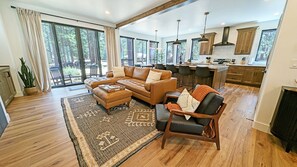 House, 4 Bedrooms | Living area - Pine Mountain 6 4 Bedroom Home (Bend)