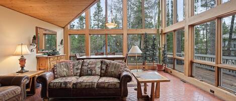 ハウス 5 ベッドルーム | リビング エリア