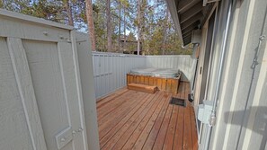 House, 3 Bedrooms | Terrace/patio