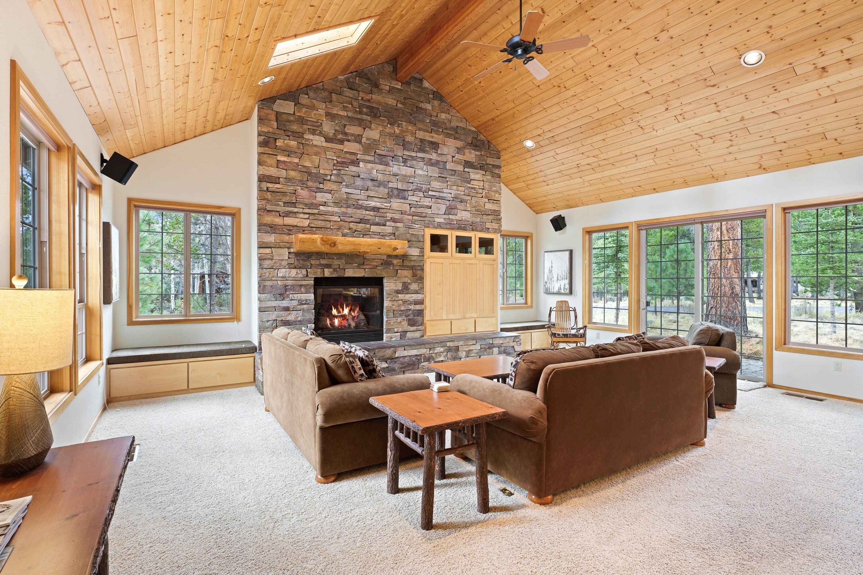 House, 4 Bedrooms | Living area