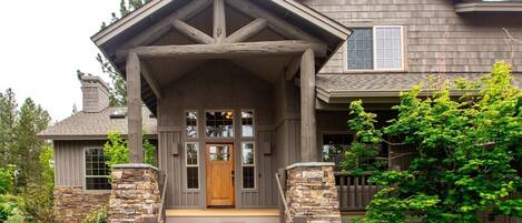 House, 4 Bedrooms | Exterior detail