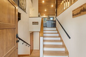 House, 3 Bedrooms | Interior - Tan Oak 2 3 Bedroom Home (Bend)