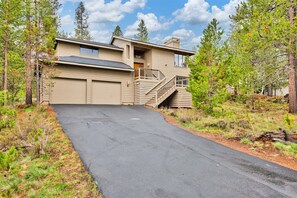 House, 3 Bedrooms | Exterior - Tan Oak 2 3 Bedroom Home (Bend)