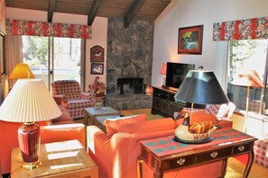 Apartment, 2 Bedrooms | Living area - Tennis Village 3 2 Bedroom Apts (Bend)