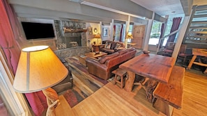 House, 6 Bedrooms | Living area