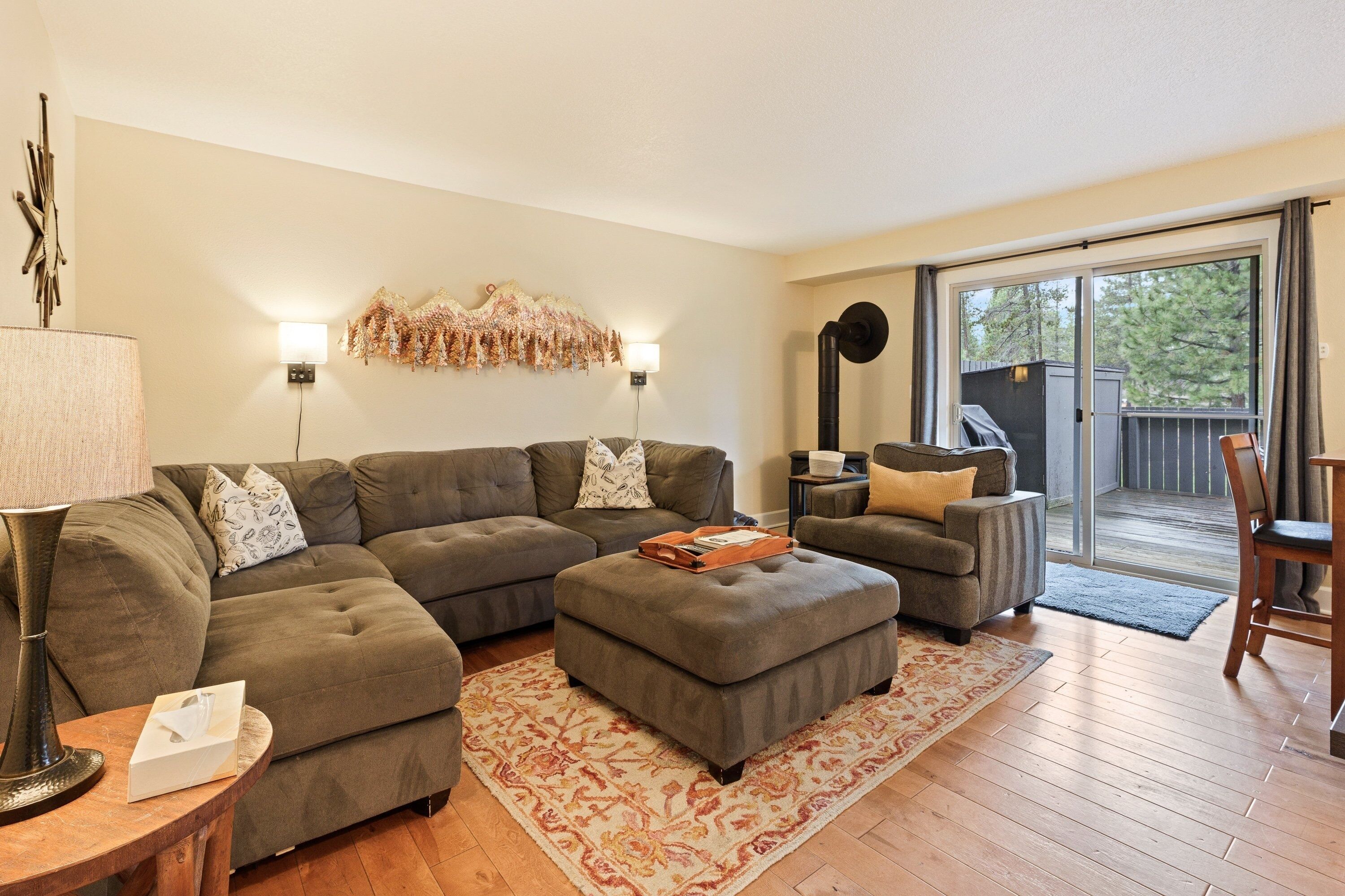 Condo, 2 Bedrooms | Living area