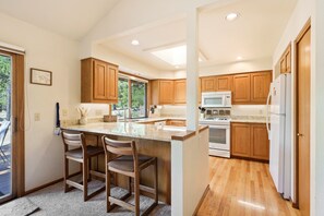 Private kitchen - Tokatee 1 3 Bedroom Home (Bend)