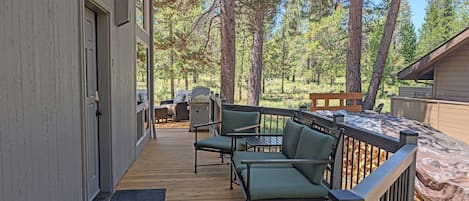 House, 5 Bedrooms | Terrace/patio