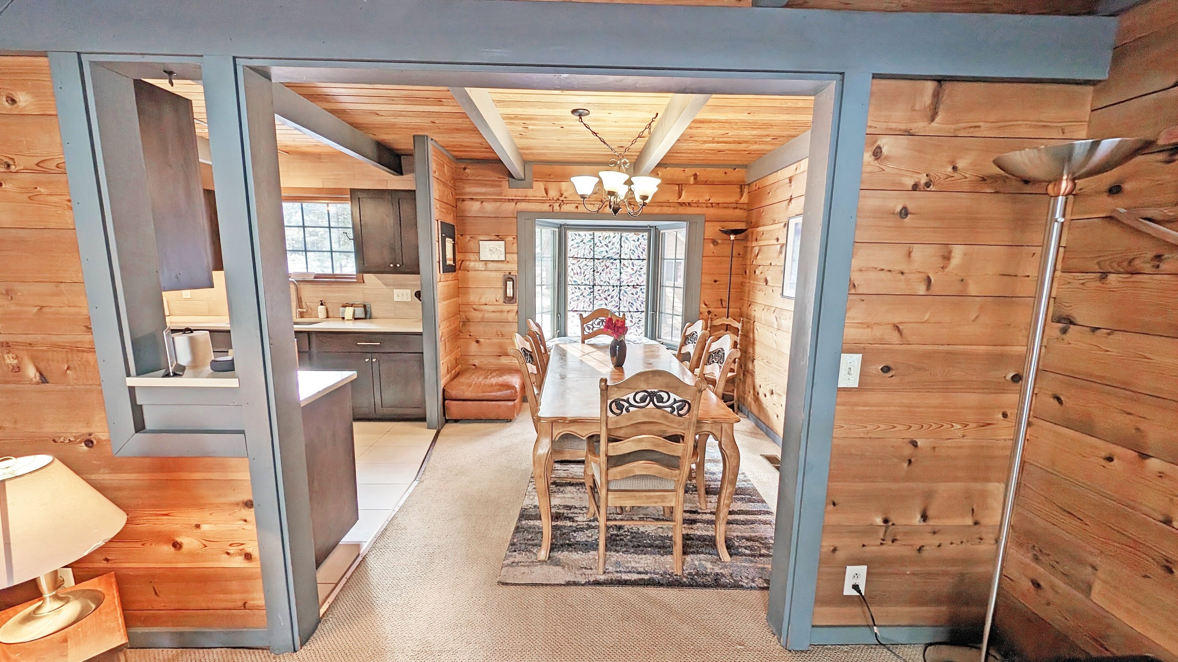 House, 2 Bedrooms | Tempat makan