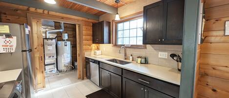 House, 2 Bedrooms | Private kitchen | Fridge, oven, coffee/tea maker