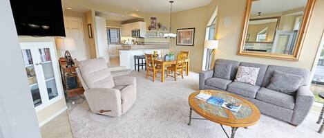 Condo, 2 Bedrooms | Living area