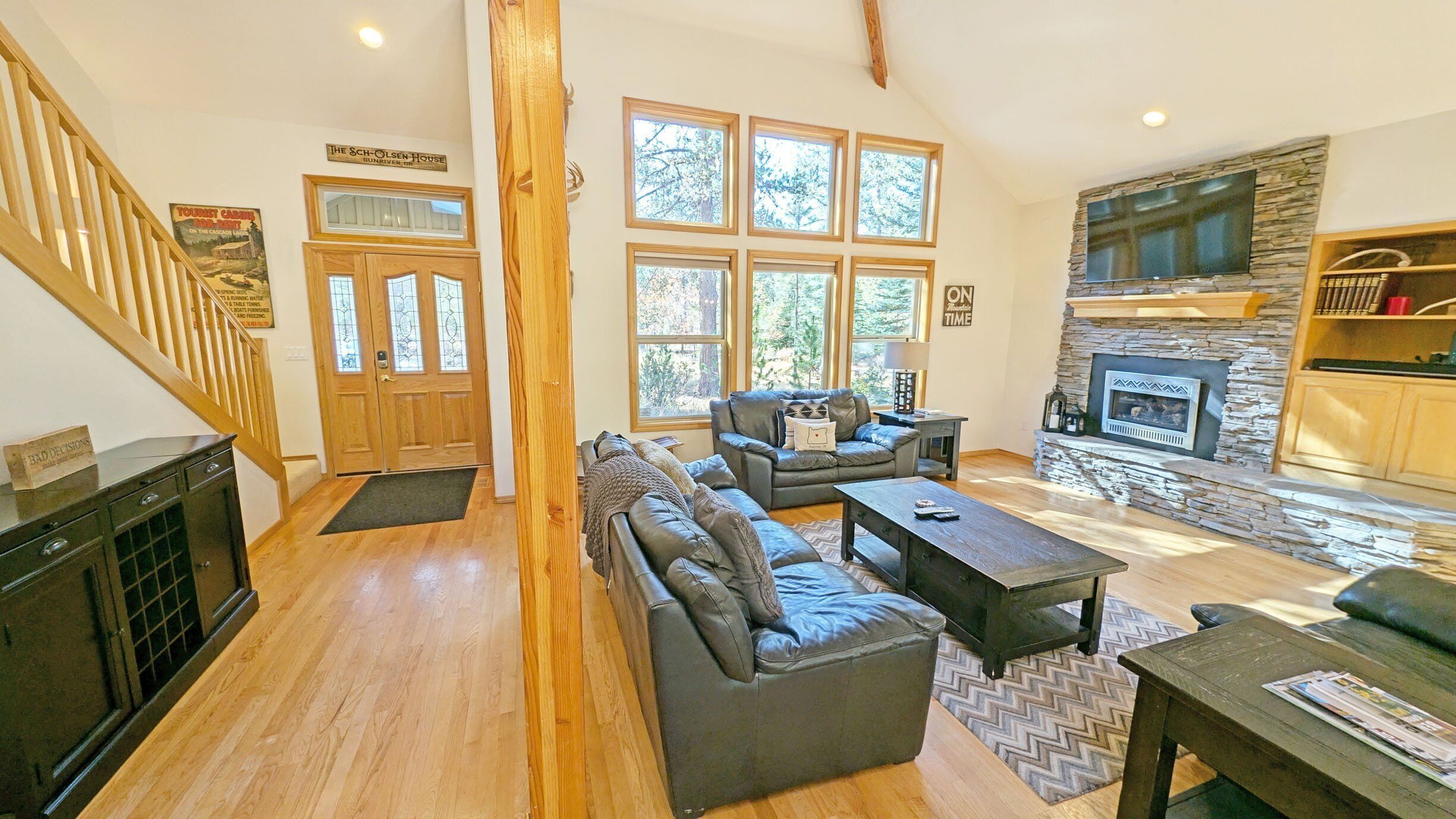 House, 5 Bedrooms | Living area