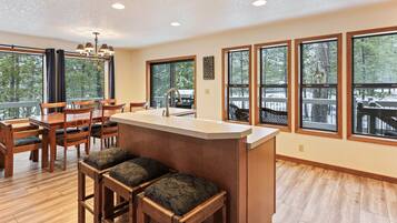 House, 5 Bedrooms | Interior