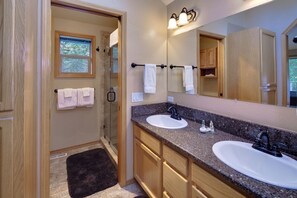Bathroom - Lark 4 2 Bedroom Home (Bend)