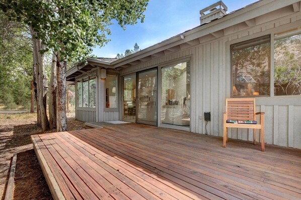 House, 3 Bedrooms | Terrace/patio - Rocky Mountain 4 3 Bedroom Home (Bend)