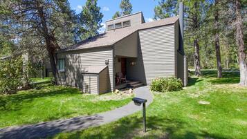 Condo, 2 Bedrooms | Exterior