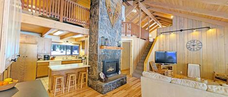 Condo, 4 Bedrooms | Living area