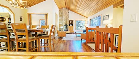 House, 4 Bedrooms | Dining