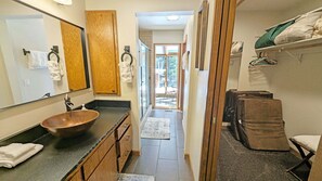 House, 4 Bedrooms | Bathroom - Grouse 4 4 Bedroom Home (Bend)