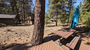 House, 2 Bedrooms | Outdoor dining - Bobcat 7 2 Bedroom Home (Bend)