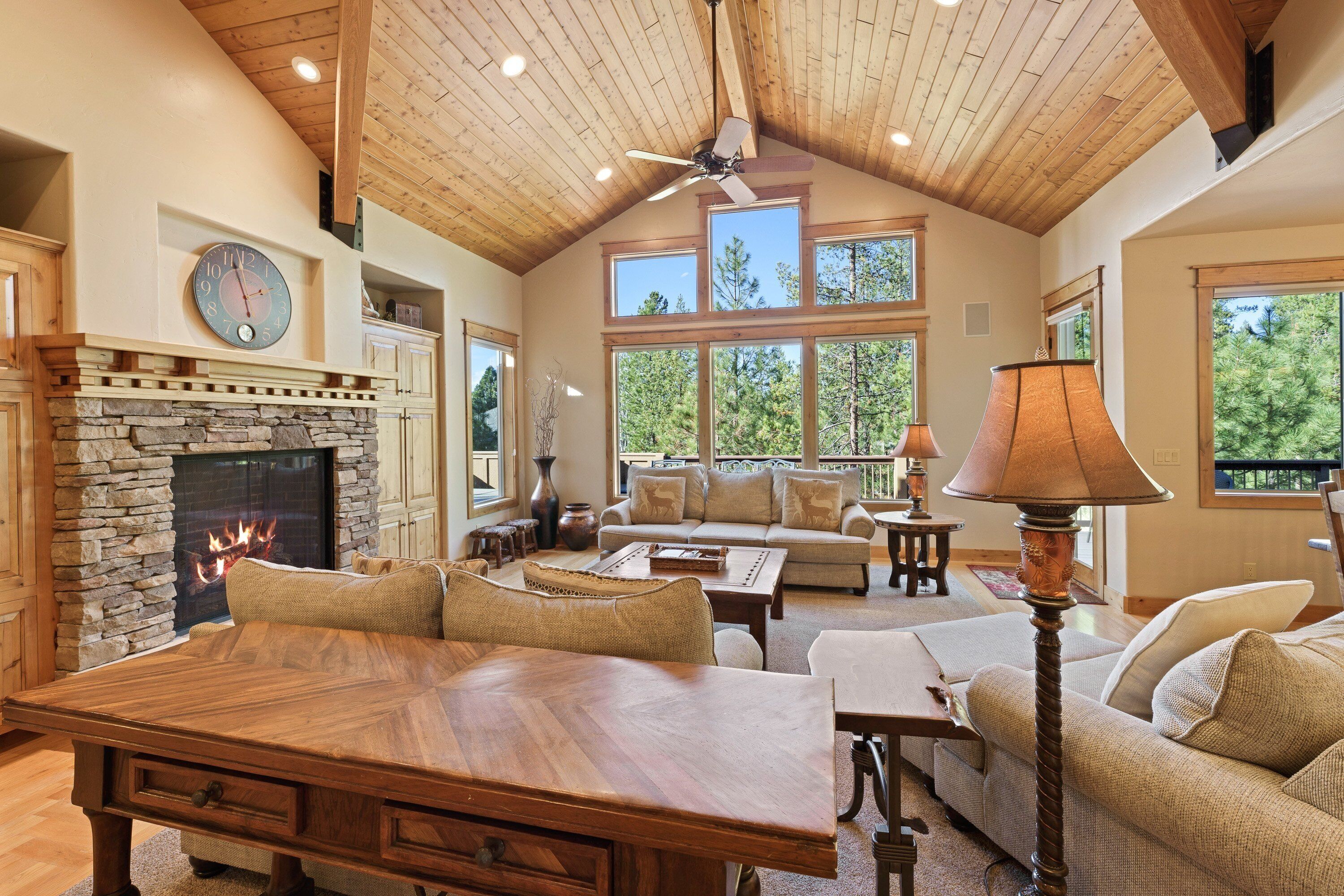 House, 4 Bedrooms | Living area